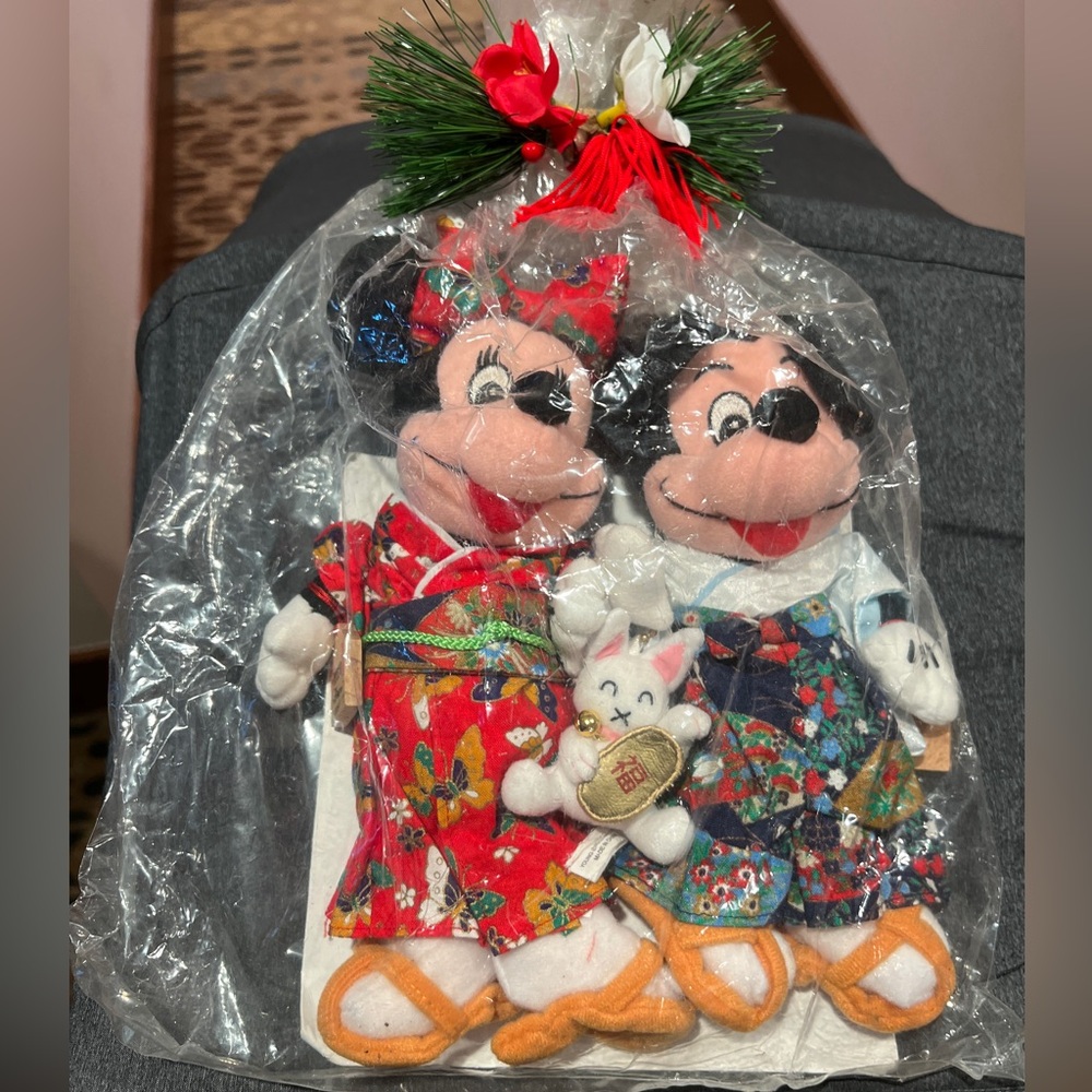 VINTAGE Disney Japan Mickey and Minnie Plush Set NIB